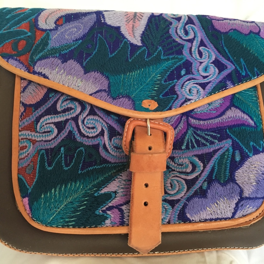 New Embroidered Mexican Leather Purse